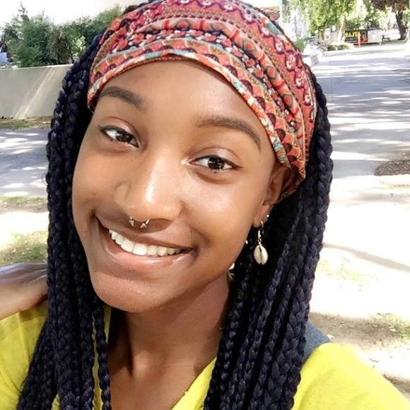 Meet your Posher, Tia - Picture 1 of 1